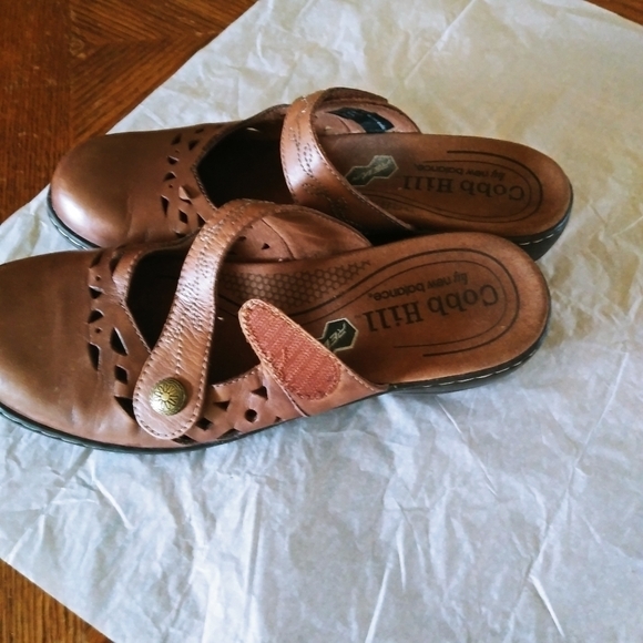 Cobb Hill by New Balance Slip On Sandals - Picture 4 of 9